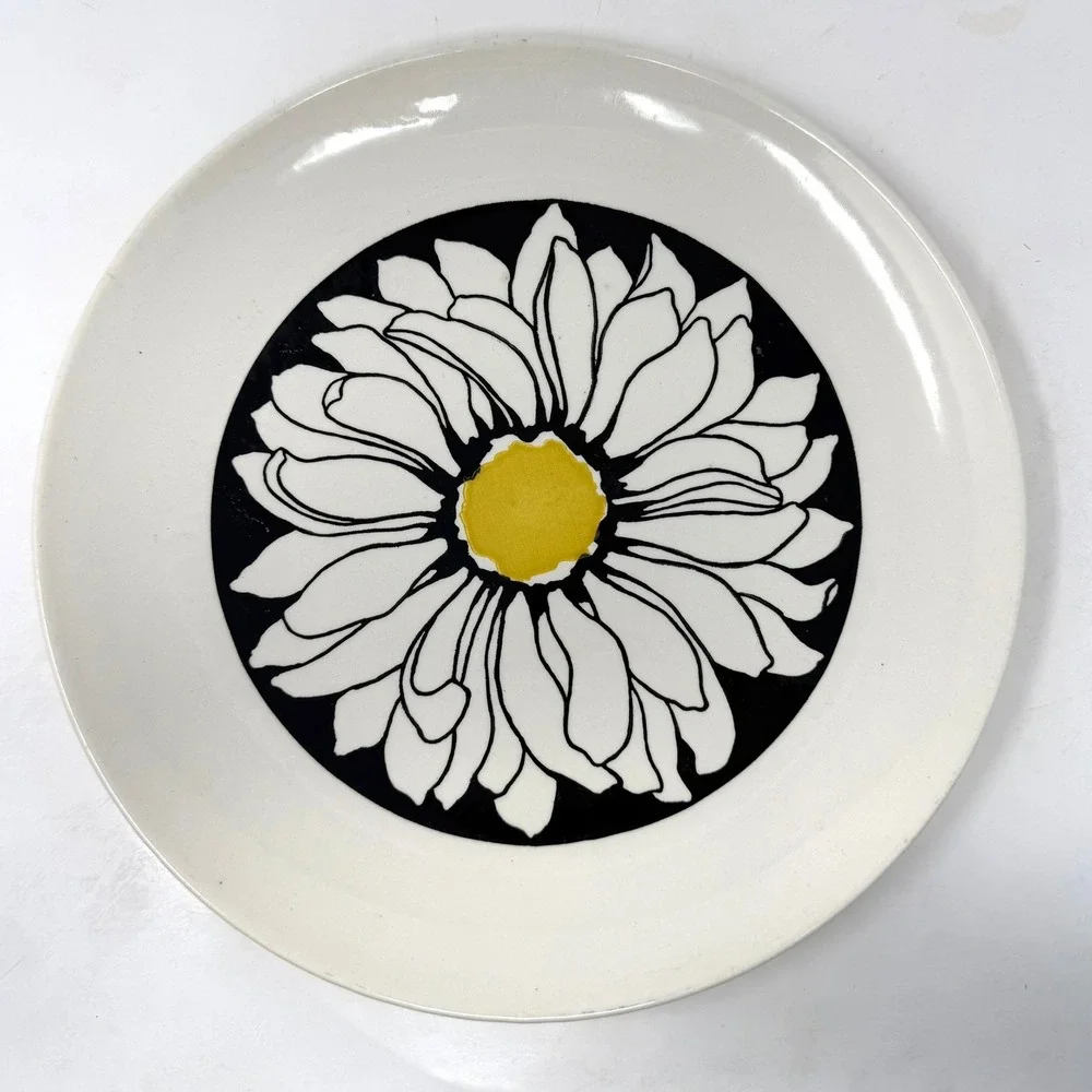 Royal Ironstone it's‎ a daisy 12